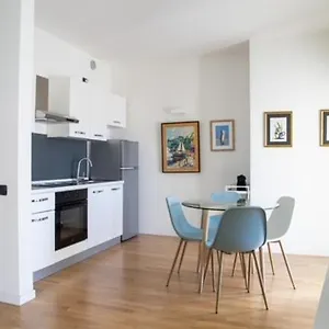 Grande Monolocale Con Parcheggio Interrato Incluso Apartment Genua